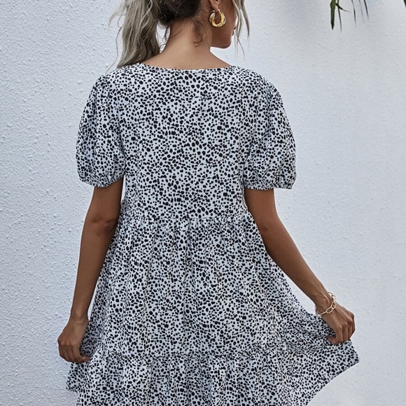 v neck dalmatian button ruffle babydoll dress - Picture 4 of 6